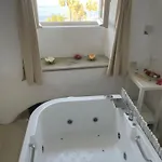 לינה וארוחת בוקר Belgodere Di Mezzavia 4*